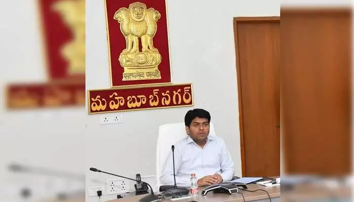 డబుల్ బెడ్రూం ఇండ్ల కేటాయింపు పై విచారణ షురూ : కలెక్టర్