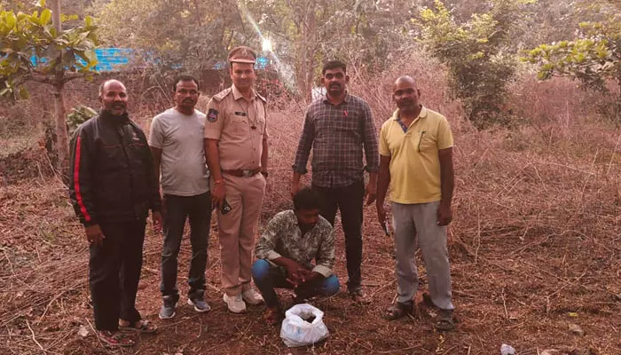 గంజాయి తరలిస్తున్న వ్యక్తి అరెస్టు