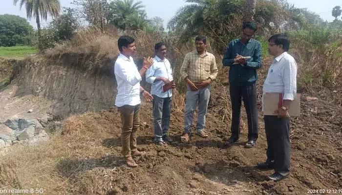 ప్రభుత్వ ఉద్యోగులు సమయపాలన పాటించాలి