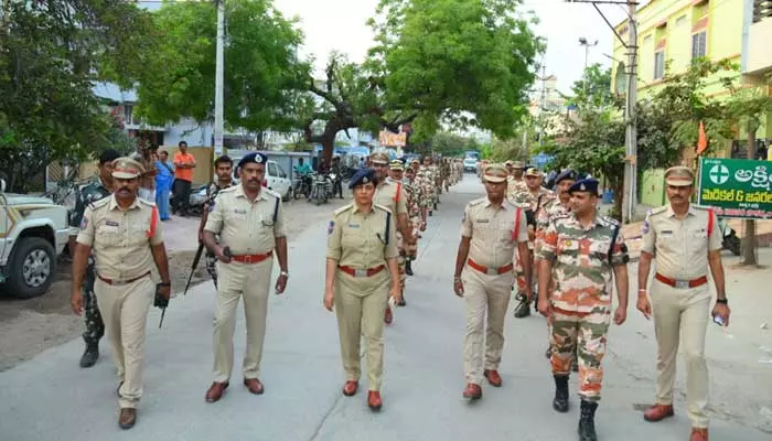 ప్రజల్లో ఎన్నికల పట్ల అత్మవిశ్వాసం కలిగేలా ఫ్లాగ్ మార్చ్