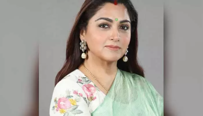 Khushbu : కాపాడాల్సిన నాన్నే నన్ను వేధించాడు : జాతీయ మహిళా కమిషన్‌ సభ్యురాలు ఖుష్బూ