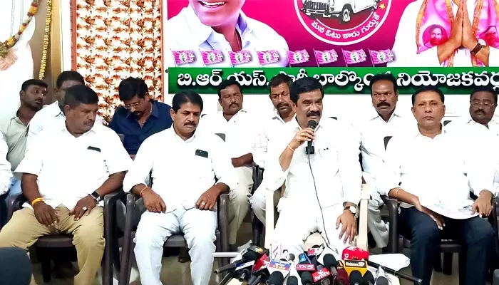 ధాన్యం కొనుగోలు కేంద్రాలు ఏర్పాటు చేసి బోనస్ రూ.500 ఇవ్వాలి