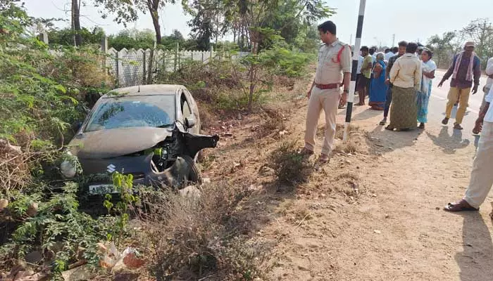 పెద్దవూర కాటన్ మిల్లు వద్ద ఘోర రోడ్డు ప్రమాదం