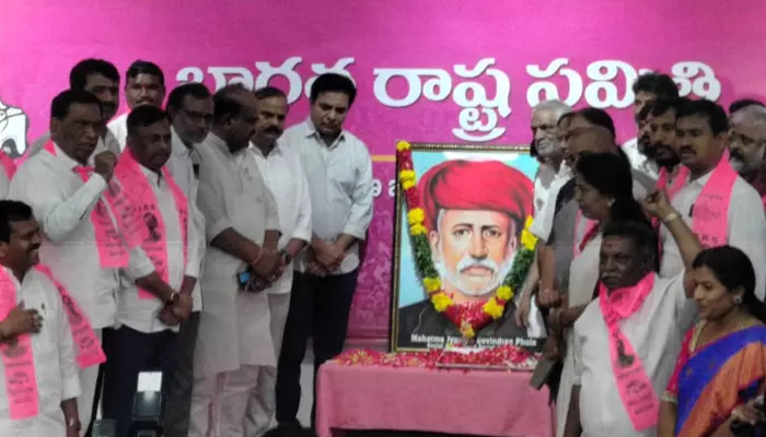 రాజకీయంగా రిస్క్ అయినా కేసీఆర్ తగ్గలే.. KTR కీలక వ్యాఖ్యలు