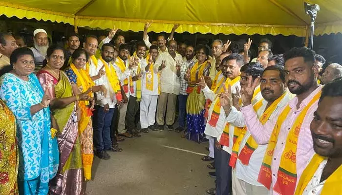 AP Politics: వైసీపీకి మరో బిగ్ షాక్.. టీపీలోకి ప్రముఖ సీనియర్ నేతలు