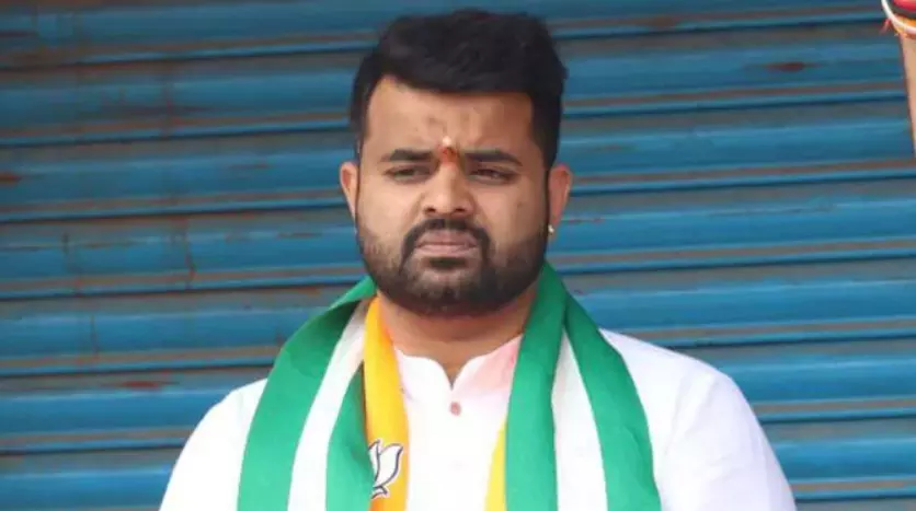 Prajwal Revanna : కర్ణాటక ఎంపీ ప్రజ్వల్ రేవణ్ణకు షాక్.. రేప్ కేసు నమోదు