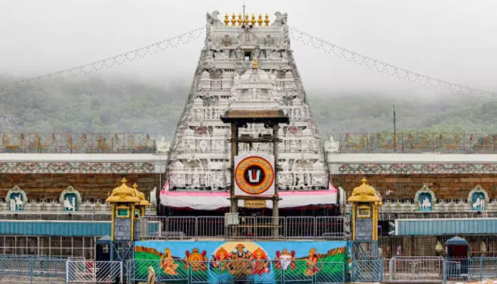 Tirumala Samacharam: భక్తులతో కిటకిటలాడుతున్న తిరుమల క్షేత్రం.. సర్వదర్శనానికి 24 గంటల సమయం