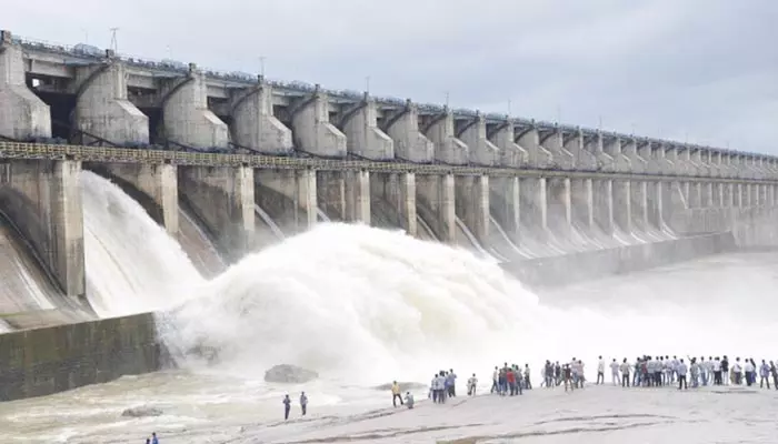 నత్తనడకన ఎస్సారెస్పీ గేట్ల మరమ్మతు పనులు.. నిధుల విడుదలలో సర్కార్ జాప్యం