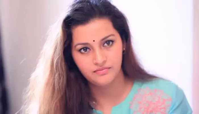 Renu Desai : ఆ విషయంలో హర్ట్ అయి ఇన్‌స్టాను వాడనంటున్న రేణూ దేశాయ్.. పవన్ కళ్యాణ్ కారణంగానేనా?