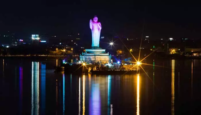 రాష్ట్ర అవతరణ వేడుకల్లో స్పెషల్ అట్రాక్షన్‌గా ‘ట్యాంక్ బండ్’.. కళ్లు జిగేల్ అనేలా ముస్తాబు..!