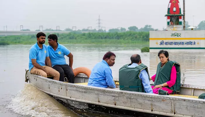 ఢిల్లీకి నీళ్లను విడుదల చేయకపోవడంపై సుప్రీంకోర్టుకు వెళ్తాం: మంత్రి అతిషి