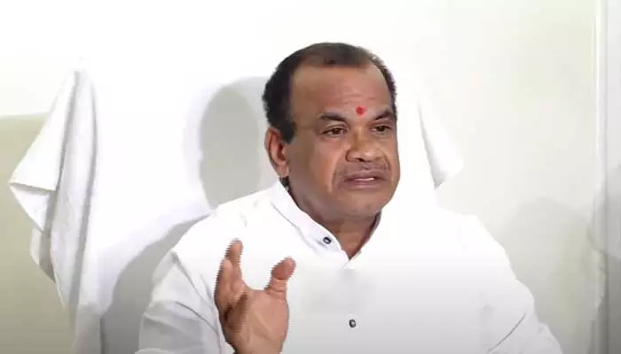 Komatireddy: ఆ మాట కేటీఆర్‌ నోట్లోంచి వింటుంటే నవ్వొస్తుంది