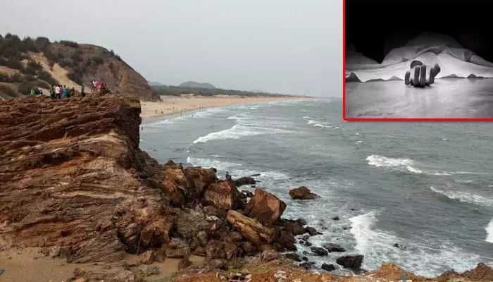 Thanthadi Beach: సముద్ర స్నానానికి వెళ్లి అక్కాచెల్లెళ్లు మృతి