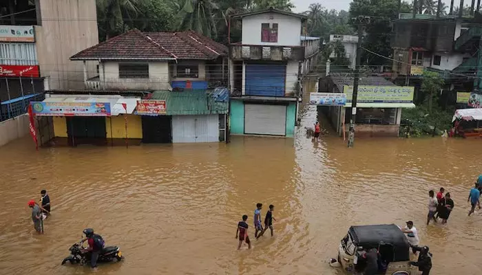 శ్రీలంకలో భారీ వర్షాలు..15 మంది మృతి