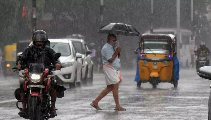 Weather Report: మరికాసేపట్లో ఆ జిల్లాల్లో భారీ వర్షం..