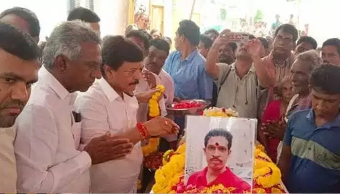 కువైట్ ప్రమాద బాధితులకు పరిహారం అందజేత