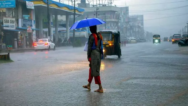 ఏపీపై ద్రోణి ప్రభావం.. పలు జిల్లాలకు వర్ష సూచన