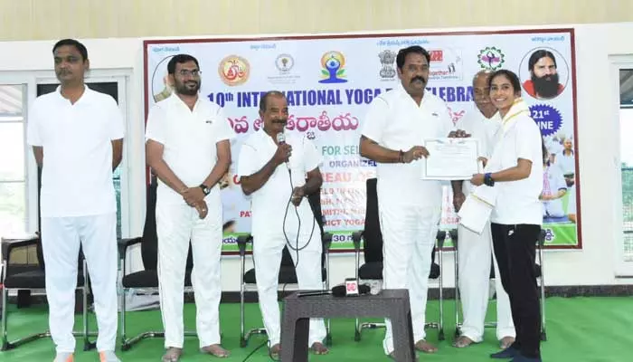 యోగాతో సంపూర్ణ ఆరోగ్యం: ఎమ్మెల్యే వెంకటరమణ రెడ్డి