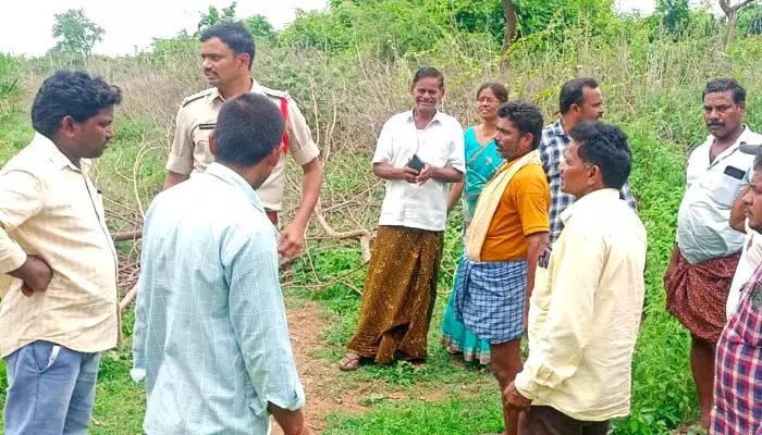 తిరుమలాయపాలెంలో దారి దోపిడీ