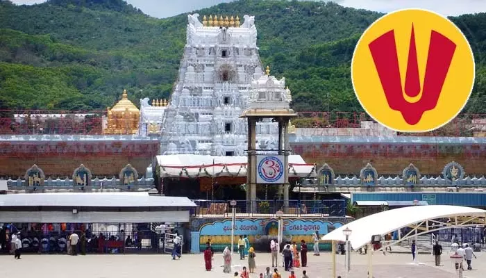 Tirumala Updates: తిరుమలలో కొనసాగుతోన్న భక్తుల రద్దీ.. అన్ని కంపార్ట్‌మెంట్లు హౌజ్‌ ఫుల్