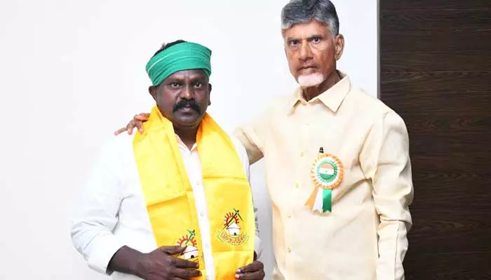 అధికార పార్టీకి షాక్.. టీడీపీ ఎమ్మెల్యే శ్రీనివాస్‌పై కేసు నమోదు