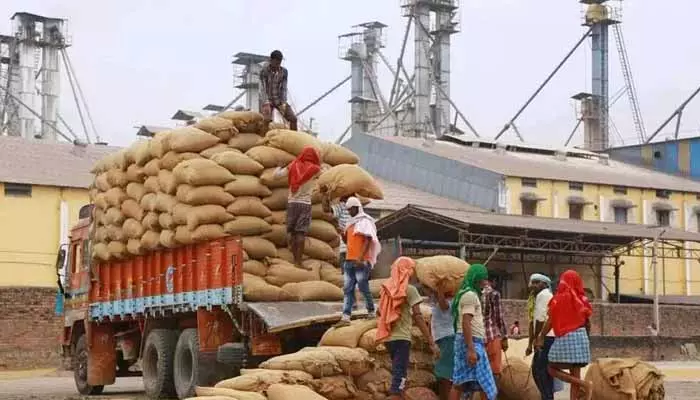 2,03,199 మెట్రిక్ టన్నుల బియ్యం ఇంకా రాలే... సీఎంఆర్ లెక్కల్లో గందరగోళం