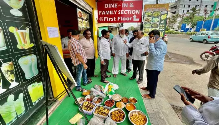 నిఖిల్ సాయి హోటల్ లో ఒక్కరోజు ముందు మాంసం వడ్డింపు..