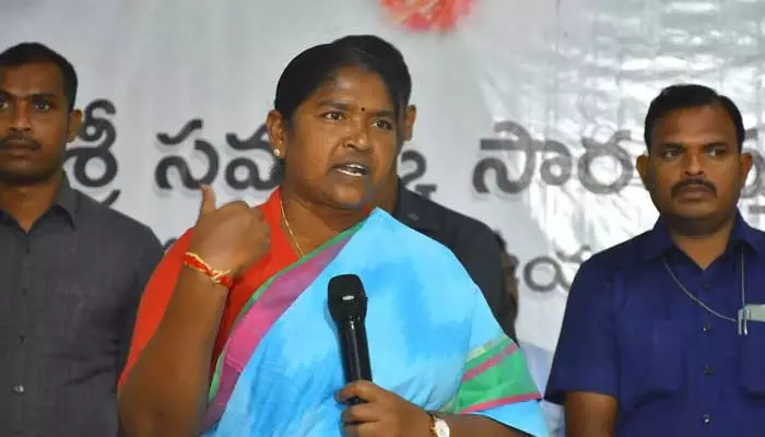 Minister Sitakka: నిరుద్యోగులకు గుడ్ న్యూస్.. జాబ్ క్యాలెండర్‌పై మంత్రి సీతక్క కీలక ప్రకటన