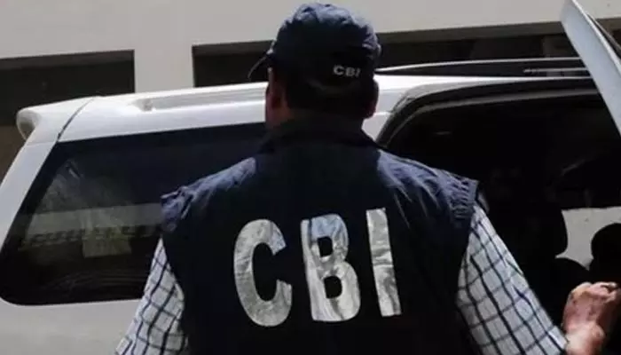 CBI : జూనియర్ వైద్యురాలి మృతదేహంపై వేలి ముద్రలు.. అవి ఎవరివి ?