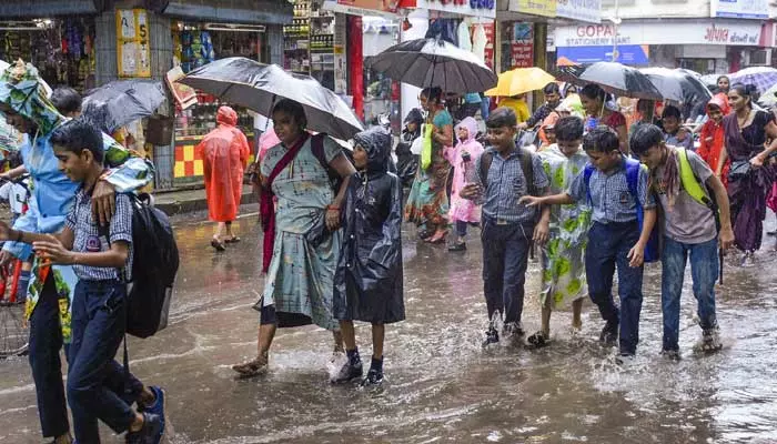 IMD Rain Alert: కేరళ, మహారాష్ట్ర, గుజరాత్.. రాష్ట్రాల్లో భారీ వర్షాలు.. హెచ్చరించిన ఐఎండీ