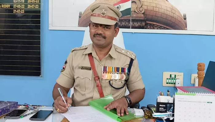 Cybercrime Alert: రుణమాఫీ విషయంలో రైతులు సైబర్ నేరస్థుల వలలో పడొద్దు