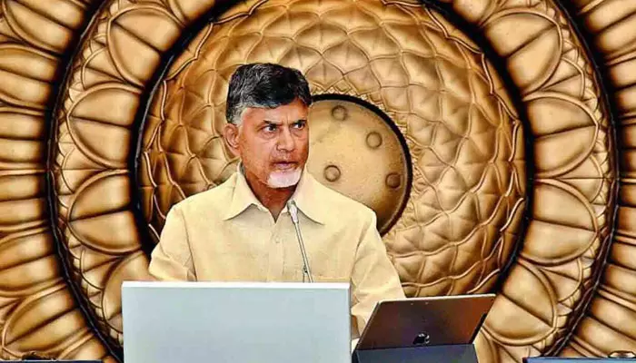 కలెక్టర్లకు చంద్రబాబునాయుడు వార్నింగ్