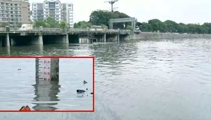 Heavy Rains: హుస్సేన్ సాగర్ పరిసర ప్రజలకు బిగ్ అలర్ట్