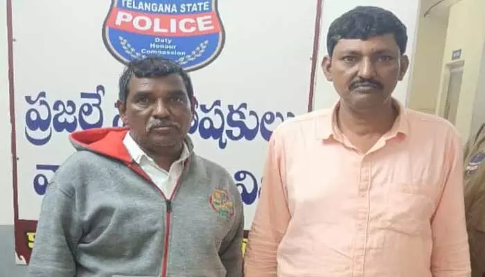 Arrest : తప్పుడు డాక్యుమెంట్లతో ఫ్లాట్ కబ్జాకు పాల్పడిన వ్యక్తుల అరెస్ట్