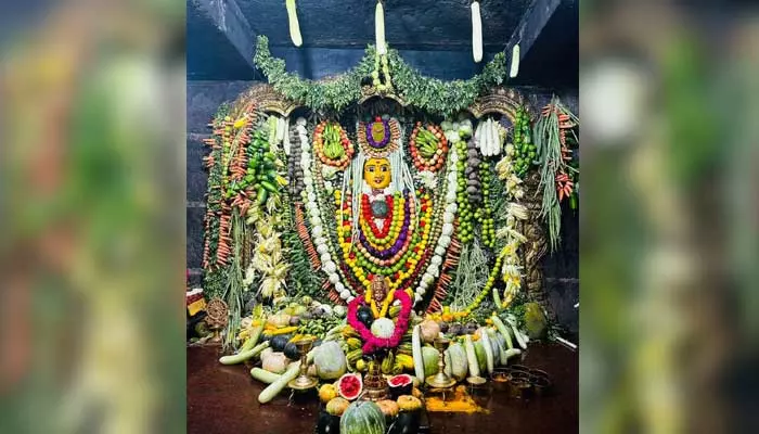 Bhadrakali : శాకంబ‌రి అలంక‌ర‌ణ‌లో భద్రకాళి అమ్మవారు