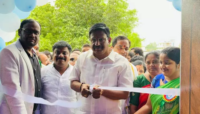 MLA Yennam Srinivas Reddy : విలువలతో కూడిన విద్యను అందించండి..