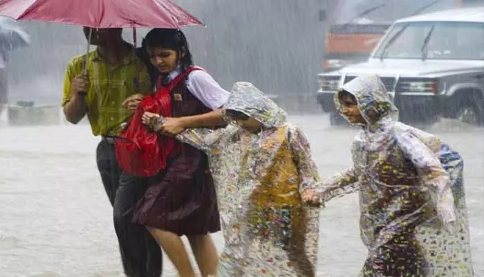 School Holiday:భారీ వర్షాలు..రేపు స్కూళ్లకు సెలవు ప్రకటించిన ప్రభుత్వం