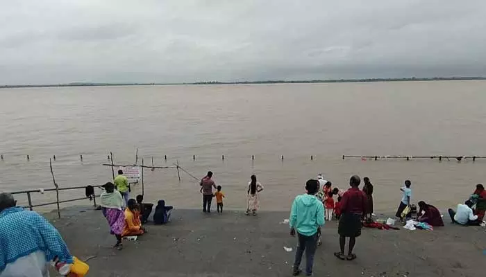 Flood : మేడిగడ్డ ప్రాజెక్టుకు పెరుగుతున్న వరద ప్రవాహం