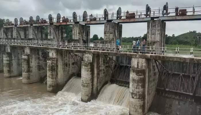 Kalyani project: కళ్యాణి ప్రాజెక్టులోకి 650 ఇన్ ఫ్లో...రెండు గేట్ల ద్వారా నీటిని విడుదల...