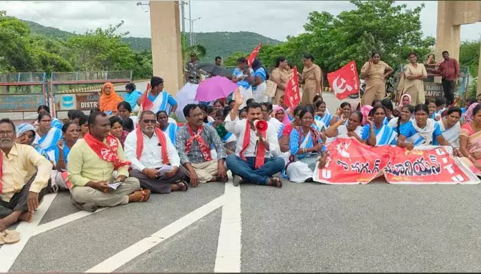 Asha workers : న్యాయబద్ధమైన డిమాండ్లను పరిష్కరించాలి..