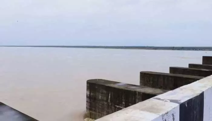 Medigadda Barrage : మేడిగడ్డ బ్యారేజీ కి తగ్గుముఖం పట్టిన వరద ప్రవాహం