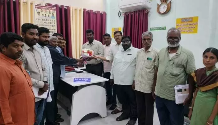 Armor municipal : ఆర్మూర్ మున్సిపల్ కు బదిలీ పై 11 మంది ఉద్యోగుల రాక..