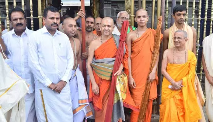 Tirumala News:శ్రీవారిని దర్శించుకున్న పాలిమర్ మఠాధిపతి