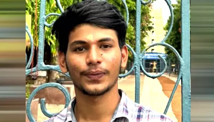 BTech student Death: రోడ్డు ప్రమాదంలో బీటెక్ విద్యార్థి మృతి