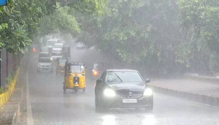 Rain Alert: రాష్ట్ర ప్రజలకు బిగ్ అలర్ట్.. ఆ జిల్లాల్లో మూడు రోజుల పాటు అతి భారీ వర్షాలు