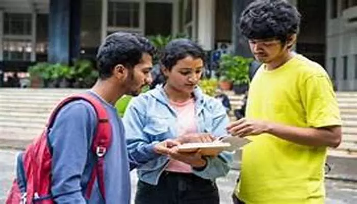 SPOT ADMISSIONS : సాంఘిక సంక్షేమ గురుకుల కళాశాలలో స్పాట్ ప్రవేశాలు...