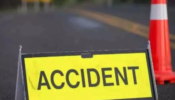 Road Accident : రోడ్డు ప్రమాదంలో యువకుడి మృతి