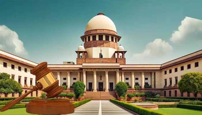 Supreme Court: బెంగాల్, కేరళ గవర్నర్ కార్యాలయాలకు షాకిచ్చిన సుప్రీం కోర్టు.. ఆ విషయంలో నోటీసులు జారీ