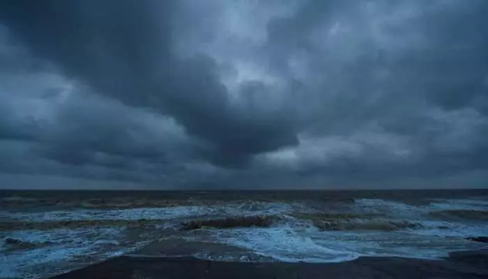 Rain alert: ఉత్తర బంగాళాఖాతంలో అల్పపీడనం.. కొనసాగుతున్న వర్షాలు