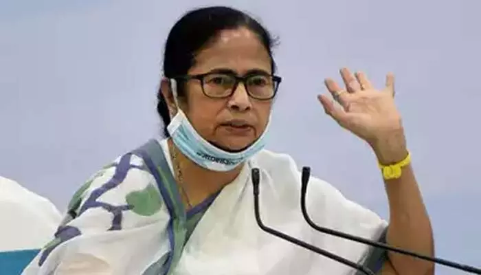 Mamata Banerjee: మమతా ఆరోపణలను ఖండించిన కేంద్రం.. పీఐబీ ఫ్యాక్ట్ చెక్ క్లారిటీ